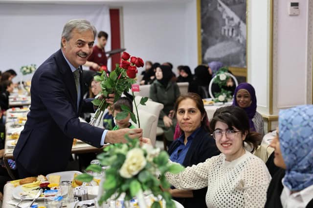 Alemdar: Toplumumuzun geleceğini anneler inşa ediyor