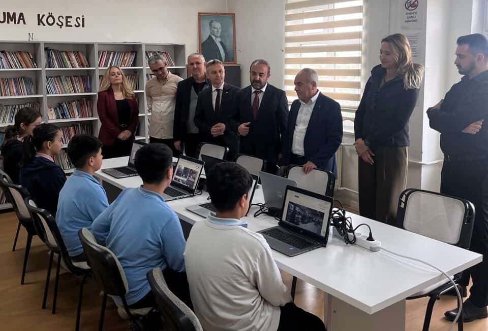 Akcoat’tan eğitime teknoloji desteği