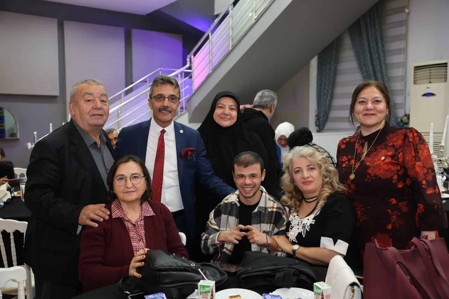 Kale ve modern iç mekan tasarımıyla toplantı ve özel etkinlikler alanı.