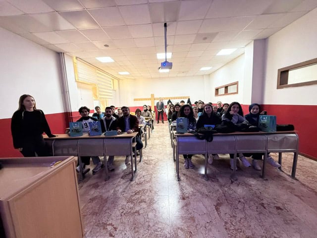 Büyükşehir, tarihi spor yatırımlarını üniversite gençliğiyle paylaştı