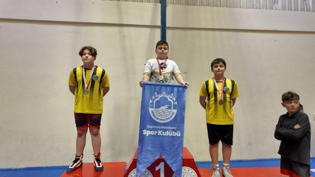 Sapanca Belediye Sporcularından büyük başarı
