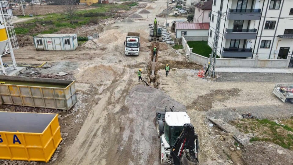 Arifiye Hanlı Mahallesi’nde 2.200 Metrelik Yeni Atık Su ve Yağmur Suyu Altyapısı Kuruluyor