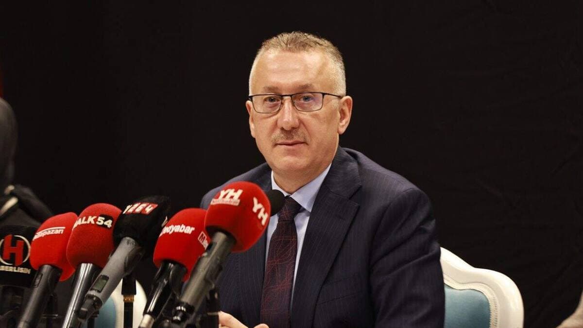 Mutlu Işıksu, Adapazarı Belediye Başkanlığı Görevini Sürdürürken AK Parti'den Ayrıldı