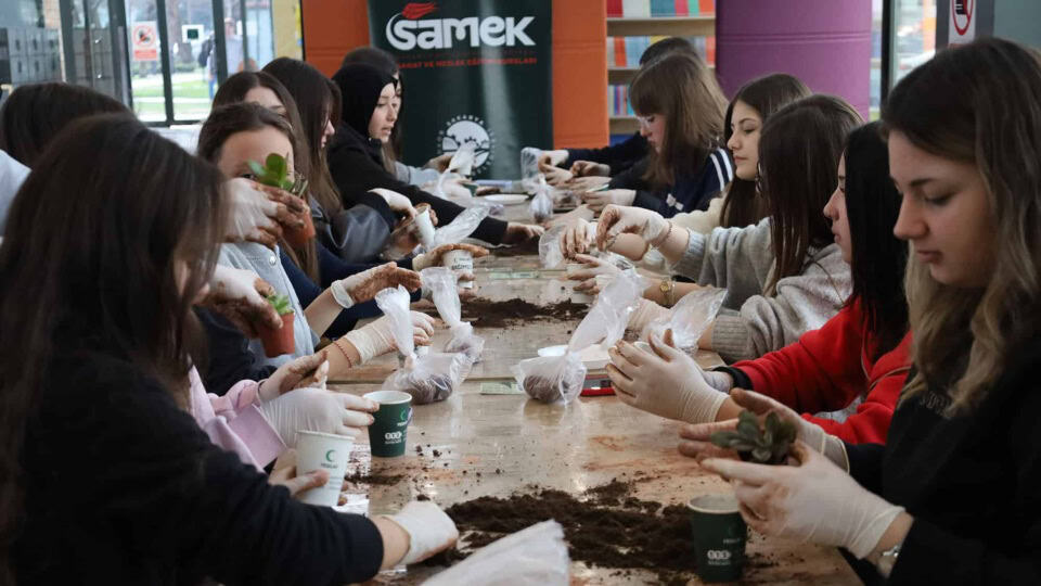 Sakarya'da Ramazan Ayında SAMEK Atölyeleri Gençlerin Yaratıcılığını ve El Becerilerini Öne Çıkardı