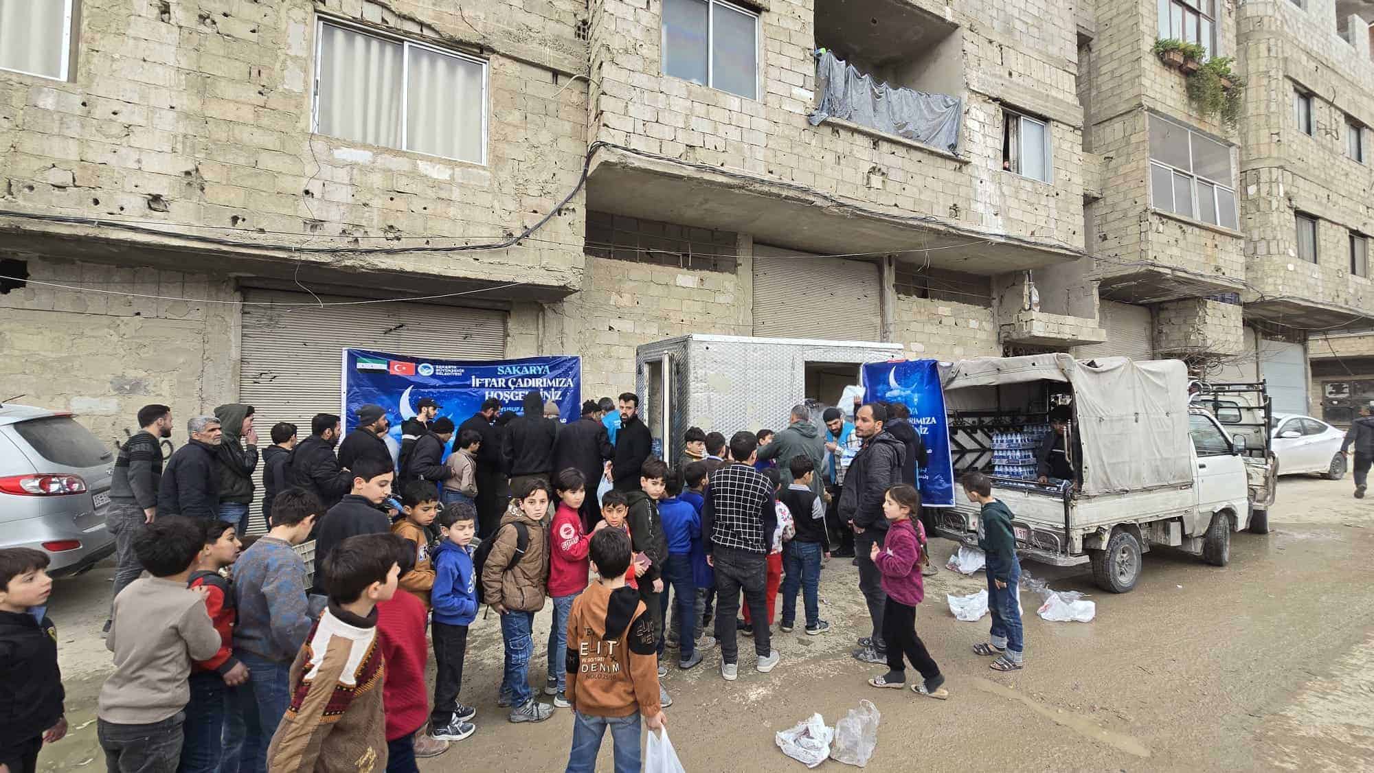 Sakarya Büyükşehir Belediyesi, Şam'daki Kırsal Mahallelerde Ramazan İftarlarıyla Dayanışmayı Büyütüyor