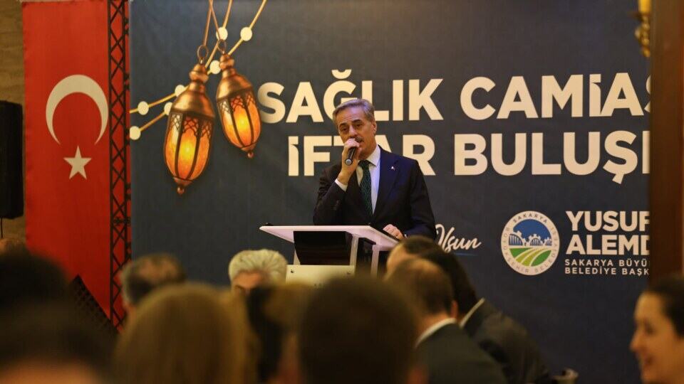 Sakarya’da 14 Mart Tıp Bayramı’nda Sağlık Çalışanlarının Özverisi İftar Programında Takdir Edildi