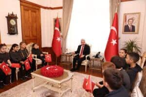 Sakarya Valiliği&rsquo;nde 23 Nisan&rsquo;da &Ccedil;ocuklar Temsili Olarak Makamda Buluştu