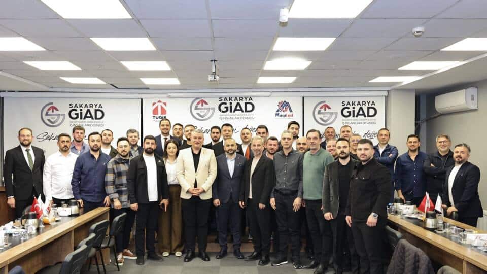 Sakarya GİAD Vizyon Programında Osman Çelik, Serdivan’ın Gelişim Projelerini Anlattı