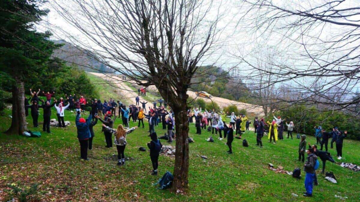 Beygümbet ve Yanık Yaylası’nda Doğa Yürüyüşüyle İlkbaharın Eşsiz Renkleri Keşfedildi