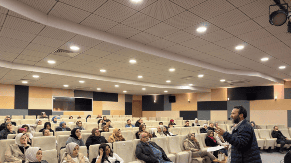 Büyükşehir Akademi’de İlk Hafta Eğitimleri İbnü’l-Arabi ve Şiir Atölyesi ile Tamamlandı