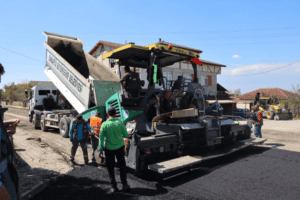 Akyazı&rsquo;da 3 Mahallede 8 Kilometrelik Yol Asfaltlanıyor