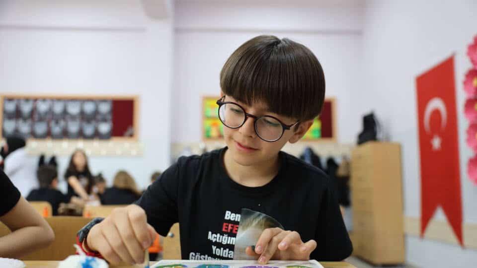 Sakarya’da 23 Nisan’da Çocuklara SAMEK ile Sanat ve Şiirli Kutlama