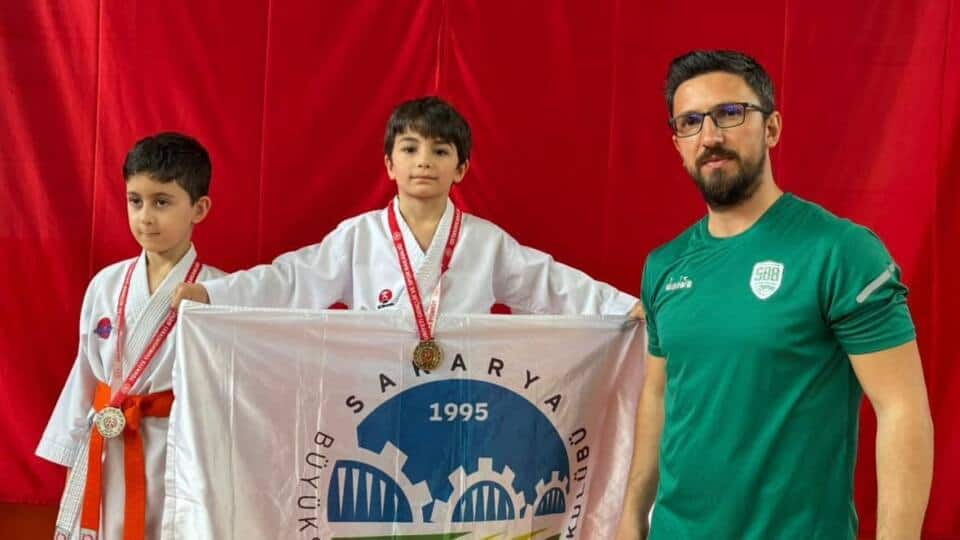 Sakarya Büyükşehirli Sporcular Farklı Branşlarda Ulusal ve Uluslararası Başarılar Elde Etti