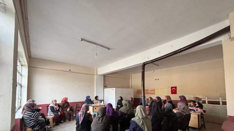 Kadın Kadına Projesi Kırsal Mahallelerde Aile İçi İletişimi Güçlendiriyor