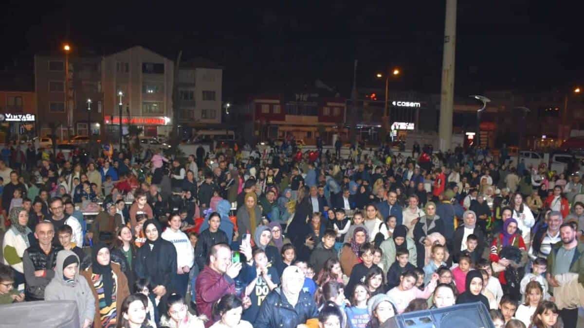 Erenler Belediye Başkanı Şenol Dinç, 2 Yılın Çalışma ve Proje Raporunu Paylaştı