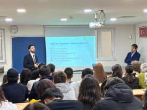 UBF&rsquo;de D&uuml;zenlenen Etkinlikte Global Şirketlerde Kariyer Fırsatları Ele Alındı