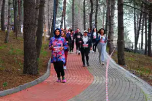 Sapanca G&ouml;l&uuml; kıyısında ilk Bahar Koşusu&rsquo;nda 700 sporcu Huzur Koridoru&rsquo;nda buluştu