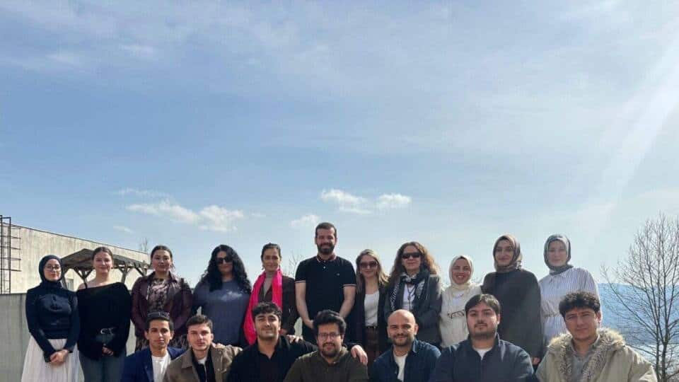 Sakarya Üniversitesi'nin Gönüllülük Dersinden Doğan 'İyiden İyilik' TRT GENÇ'te Başlıyor