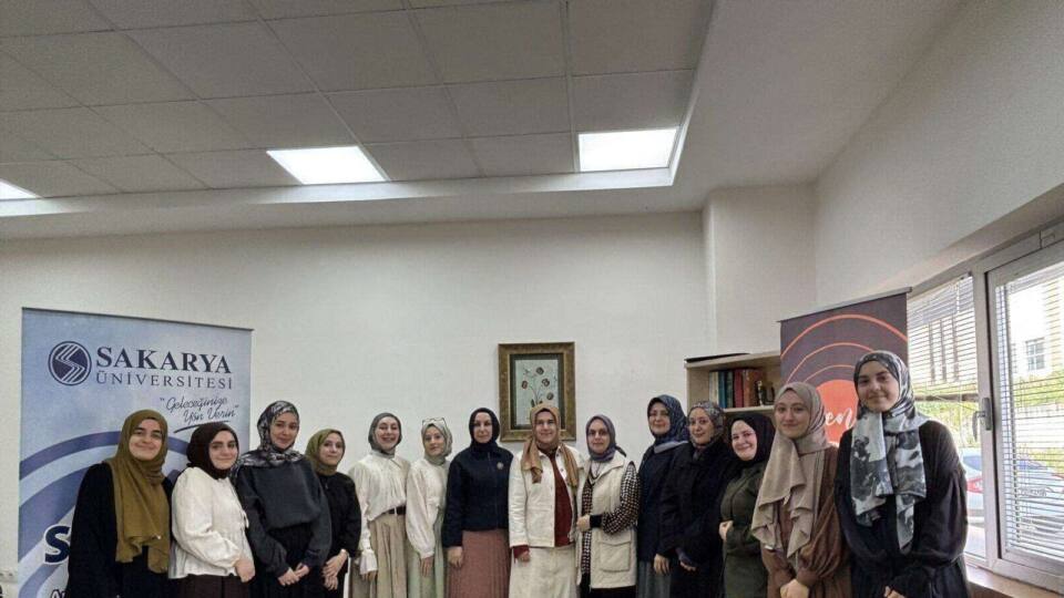 Sakarya Üniversitesinde Akademide Kadın Olmak Üzerine Söyleşi Düzenlendi
