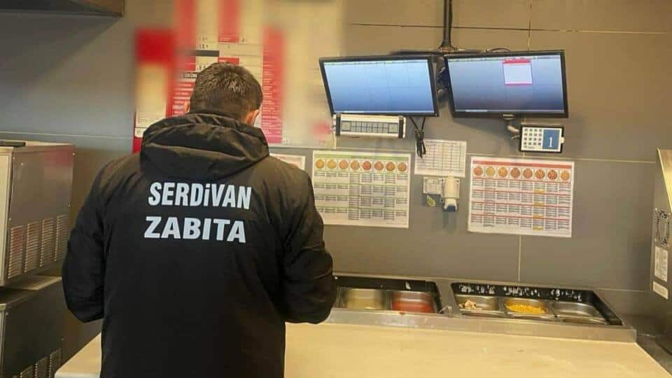 Serdivan’da Zabıta Ekiplerinden Gıda İşletmelerine Detaylı Denetim