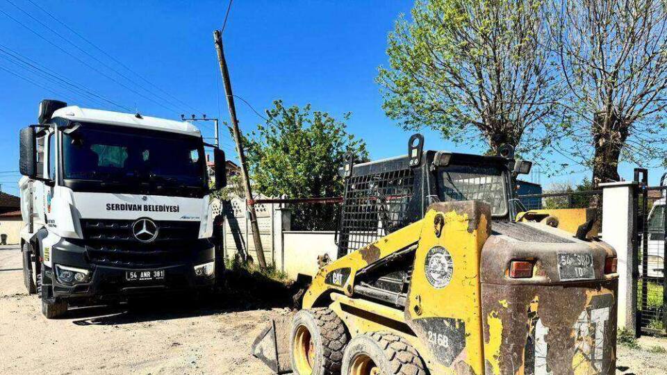 Serdivan Aralık Mahallesi Türkoğlu Caddesi’nde 500 Metrelik Yeni Yağmur Suyu Hattı Döşeniyor