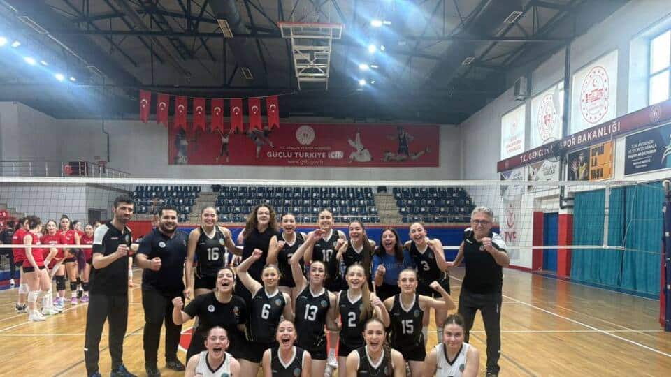 Serdivan Belediyesi Genç Kızlar Voleybol Takımı Marmara’da Tüm Maçlarını Kazandı