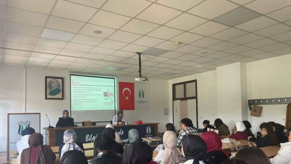 Akyazı'da Yabancı Uyruklu Öğrencilere Sıtma Korunma Eğitimi Düzenlendi