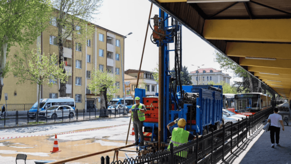 Sakarya Merkezde 13 Noktada Tren Rayları İçin Zemin Etütleri Başladı