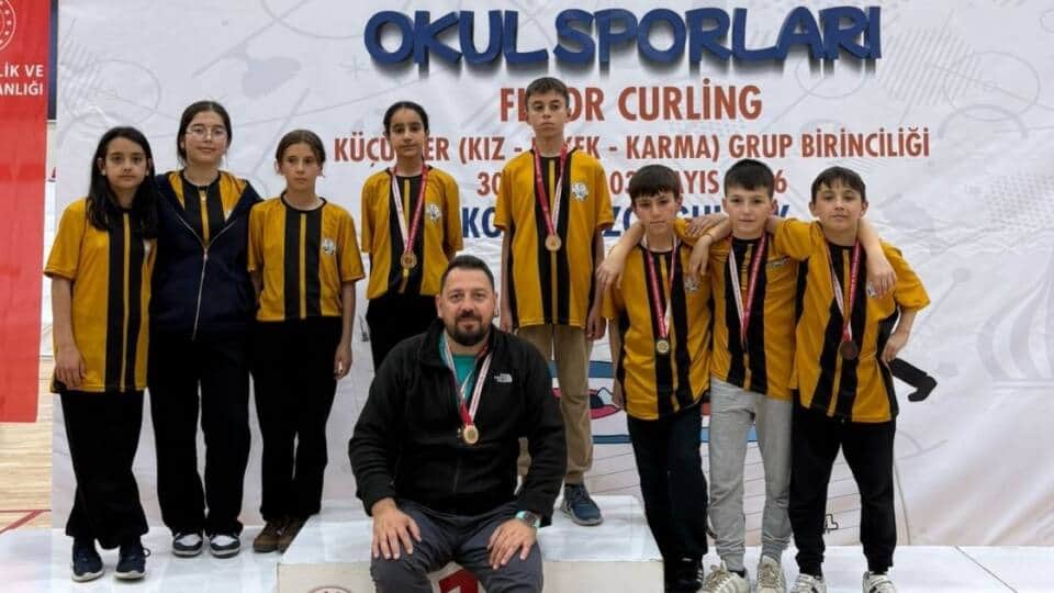 Sakarya Büyükşehirli Sporcular Yağlı Güreş ve Floor Curlingde Dereceyle Döndü