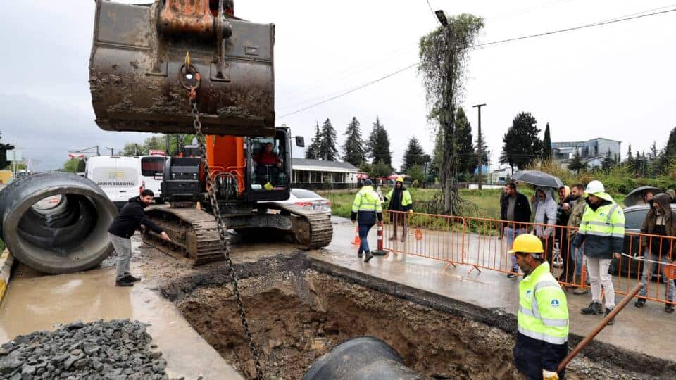 Arifiye Atatürk Caddesi’nde Altyapı ve Üstyapı Çalışmalarıyla Modernizasyon Süreci Başladı
