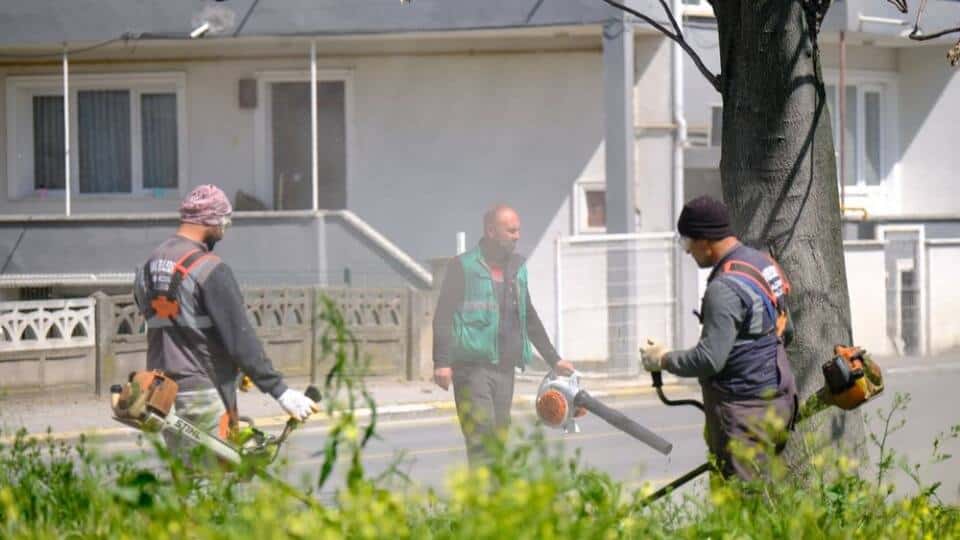 Serdivan Bahçelievler Kirişhane Caddesi’nde Bahar Bakım ve Temizlik Çalışmaları Yapıldı